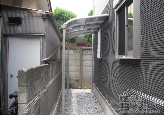 埼玉県川越市ののカーポート プレシオステラス R型 テラスタイプ 単体 積雪〜20cm対応 施工例