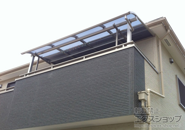 群馬県安中市ののバルコニー・ベランダ屋根 プレシオステラス R型 奥行き移動タイプ 積雪〜20cm対応+造り付け部品箱 施工例