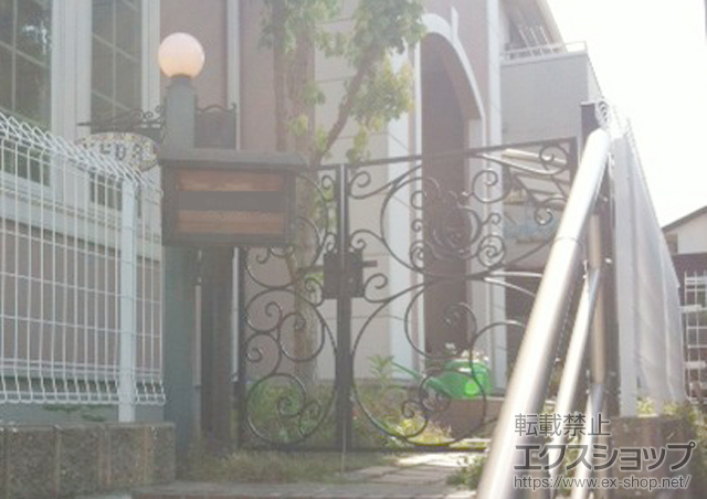 兵庫県神戸市のLIXIL リクシル(新日軽)の門扉 ディズニー門扉 プリンセスA型（かぼちゃの馬車） 施工例