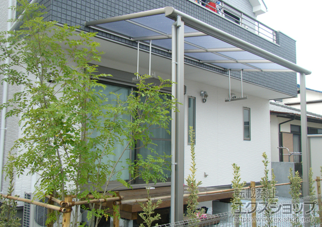 福岡県福岡市ののテラス屋根 ヴェクターテラス F型 テラスタイプ 単体 積雪〜20cm対応+吊り下げ式物干し ロング 2本入 施工例