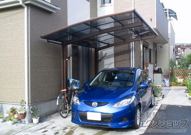 埼玉県川口市ののカーポート プレシオスポート 積雪〜20cm対応+水平式物干し （カーポート柱用） 2本入 施工例