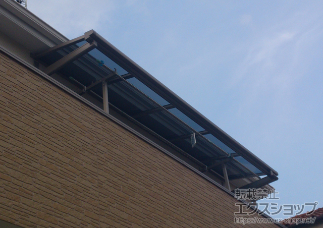 東京都足立区のLIXIL リクシル（トステム）のバルコニー・ベランダ屋根 ライザーテラスII F型 ルーフタイプ 単体 施工例