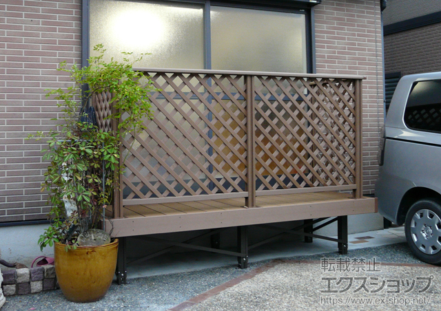 兵庫県高砂市のLIXIL リクシル（トステム）のウッドデッキ リコステージII 単体 +リコステージII デッキフェンス 施工例