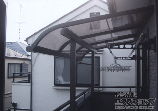 東京都昭島市のLIXIL リクシル（トステム）のバルコニー・ベランダ屋根 ライザーテラスII R型 屋根タイプ 単体 積雪〜20cm対応 施工例