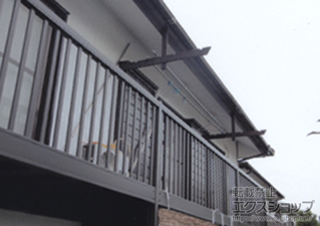 神奈川県川崎市のLIXIL リクシル（トステム）のバルコニー アクトステージ A型  太格子 戸袋逃げ柱 施工例