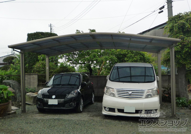 群馬県伊勢崎市のLIXIL リクシル（トステム）のカーポート カーブポートシグマ? ワイドタイプ 積雪〜30cm対応 施工例