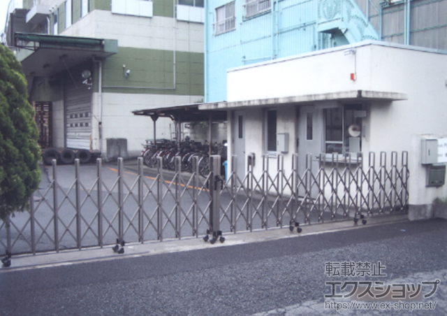 埼玉県戸田市ののカーゲート トリップゲート PB型 ノンレール 両開き 88W 施工例