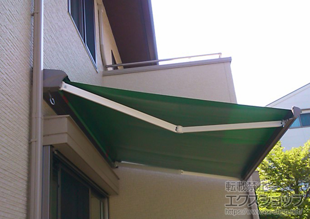 兵庫県神戸市のLIXIL リクシル（トステム）のオーニング・日よけ 彩鳥C型 ボックスタイプ 手動式 施工例