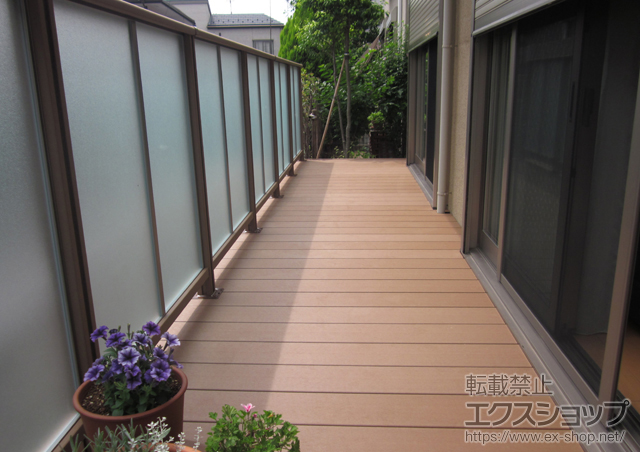 東京都杉並区のLIXIL リクシル（トステム）のウッドデッキ リコステージII 連棟+デッキフェンス 施工例