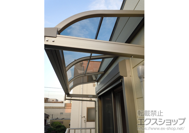 大阪府大阪市のLIXIL リクシル（トステム）のバルコニー・ベランダ屋根 ライザーテラスIIR型 ルーフタイプ 単体 積雪〜20cm対応 施工例