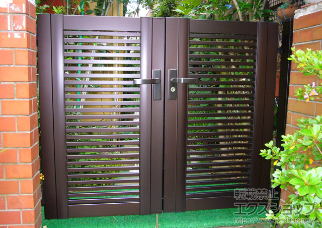 千葉県八千代市のの門扉 シャレオR1型 両開き 柱使用 施工例