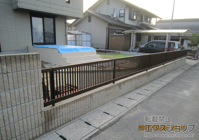 大分県宇佐市ののフェンス・柵 エクスラインフェンス13型 自由柱タイプ
本体1枚（W×H）=（1,975mm×600mm）（\12,500） 施工例