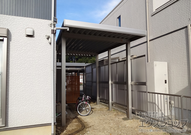 三重県いなべ市ののカーポート ジーポートneo 積雪100cmＡタイプ 4本柱 角柱仕様+ジーポートneo サイドパネル<平板タイプ> 台形枠なしタイプ 施工例