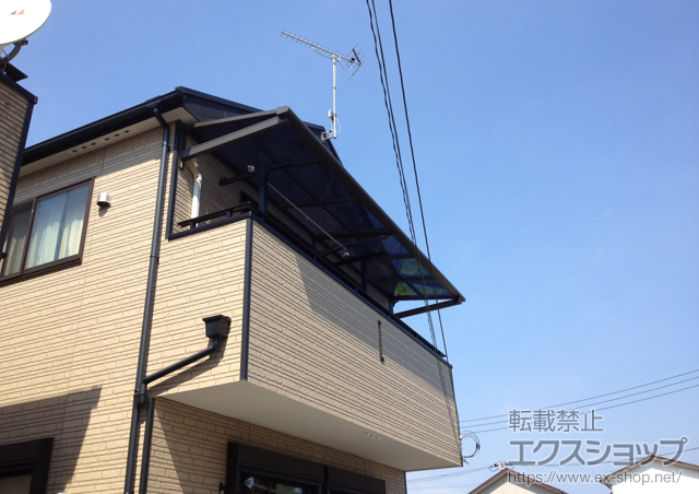 神奈川県足柄上郡開成町のLIXIL リクシル（トステム）のバルコニー・ベランダ屋根 ライザーテラスII F型 ルーフタイプ 積雪〜20?対応 施工例