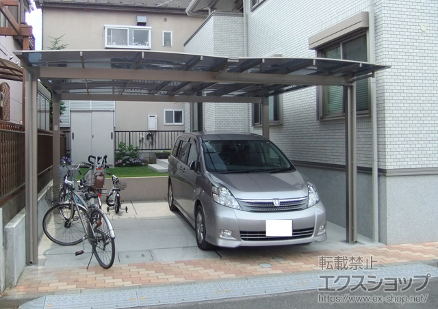 東京都立川市のLIXIL リクシル（トステム）のカーポート エックスルーフ ワイド 積雪〜30cm対応 施工例