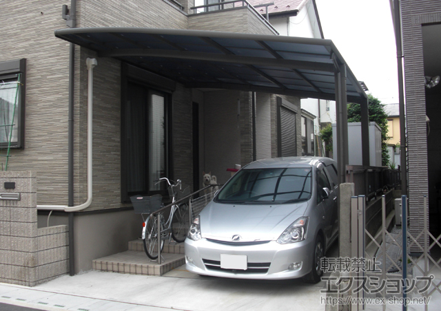 埼玉県草加市のLIXIL リクシル（トステム）のカーポート ルーフポートシグマIII 積雪〜30cm対応 施工例