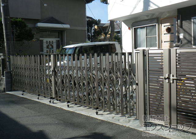 神奈川県茅ヶ崎市ののカーゲート アルシャインII H型 Cタイプ　ノンレール両開き 施工例