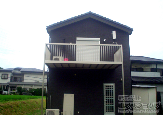 大阪府泉南郡熊取町ののバルコニー バルコニー BY-X型 縦格子 単体 柱建て式 ロング柱仕様 施工例