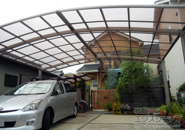 愛知県犬山市のLIXIL リクシル（トステム）のカーポート カーブポートシグマIII ワイド 積雪〜30cm対応 施工例