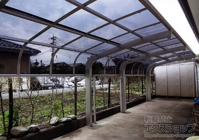 東京都八王子市のLIXIL リクシル（トステム）のカーポート テールポートシグマIII 縦連棟 耐風圧強度仕様 積雪〜30cm対応 施工例
