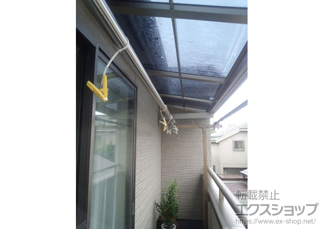 東京都練馬区のLIXIL リクシル（トステム）のバルコニー・ベランダ屋根 ライザーテラスII F型 ルーフタイプ 単体 積雪〜20cm対応 施工例