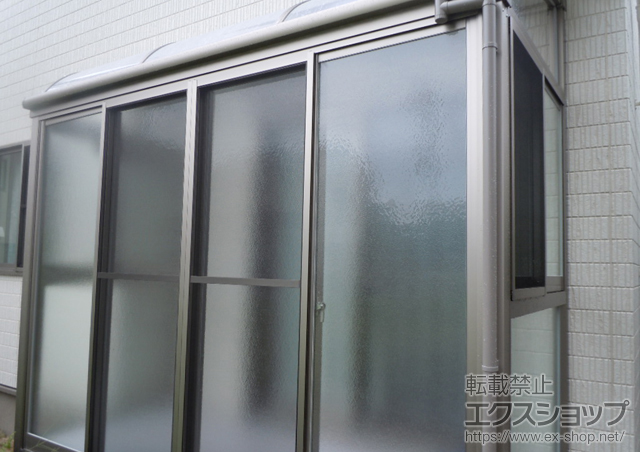 愛知県名古屋市のLIXIL リクシル（トステム）のテラス囲い・サンルーム ほせるんですII R型 床納まり 積雪〜20cm対応＋側面付き物干し 施工例