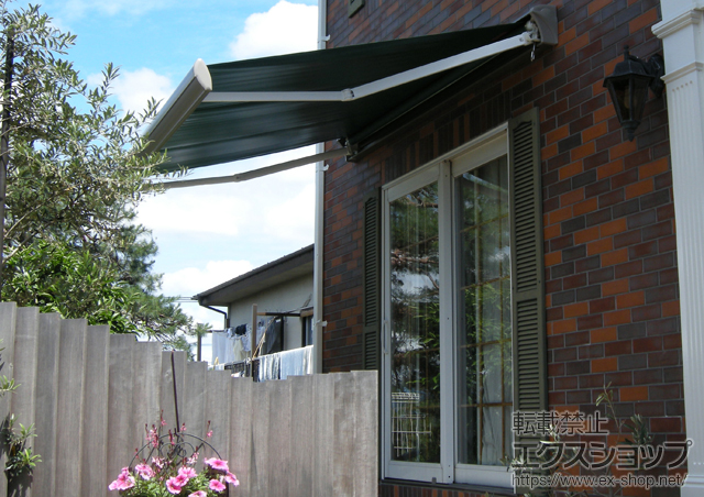 神奈川県横浜市のLIXIL リクシル（トステム）のオーニング・日よけ 彩鳥S型 レギュラータイプ 手動式 施工例