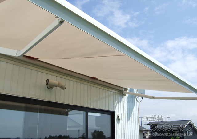 富山県滑川市のLIXIL リクシル（トステム）のオーニング・日よけ 彩鳥S型 レギュラータイプ 手動式 施工例