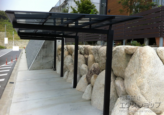 三重県桑名市ののカーポート マイリッシュ 前下がり 縦連棟 積雪〜20cm対応+輪止めセット 波板使用 22型 施工例