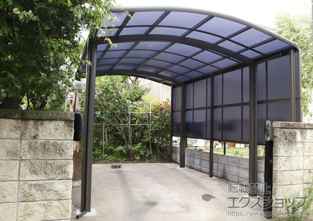 埼玉県北葛飾郡杉戸町ののカーポート メジャーポートII SXタイプ 積雪〜30cm対応+メジャーポートII SXタイプ サイドパネルL 2段 施工例