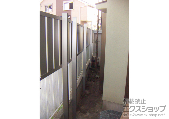 神奈川県横浜市ののフェンス・柵 ライフモダンII TS型フェンス 単色 多段柱施工 施工例