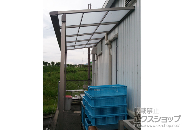 奈良県葛城市のLIXIL リクシル（トステム）のテラス屋根 ライザーテラスII F型 テラスタイプ 積雪〜20?対応 施工例