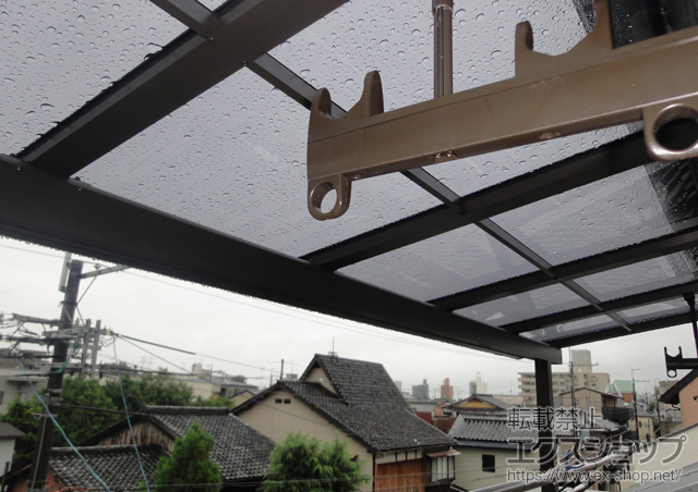 京都府京都市のLIXIL リクシル（トステム）のバルコニー・ベランダ屋根 パワーアルファ F型 屋根タイプ 単体 積雪〜30cm対応 施工例