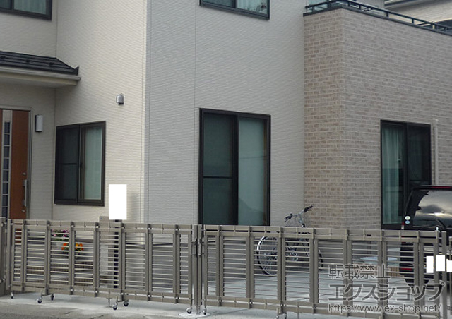 宮城県仙台市ののカーゲート シャレオ伸縮1型 ノンレール 両開き 610W 施工例