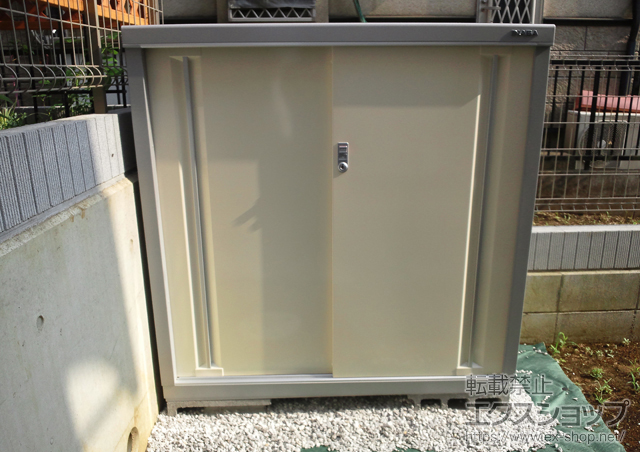 東京都町田市のの物置・屋外倉庫 シンプリー 一般型（MJN-136CP　FW） 施工例