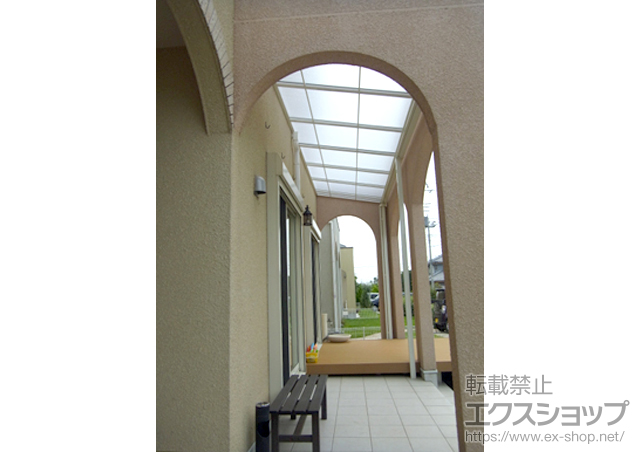 群馬県伊勢崎市のLIXIL リクシル（トステム）のテラス屋根 ライザーテラスII F型 テラスタイプ 積雪〜20?対応 施工例