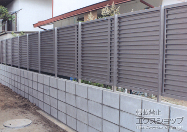 大阪府阪南市ののフェンス・柵 プリレオフェンスR5型 フリーポールタイプ 施工例