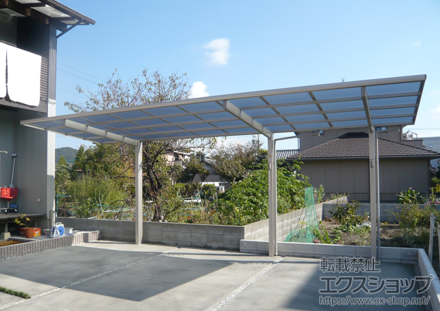 静岡県島田市ののカーポート エフルージュ 延長 積雪〜20?対応+収納式物干し　2本入り 施工例