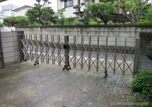 千葉県千葉市ののカーゲート トリップゲート PA型(錠無し) ノンレール 両開き 48Ｗ 施工例