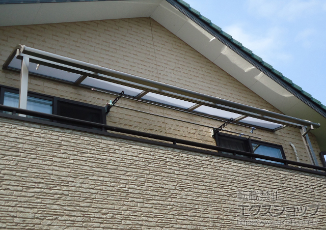 静岡県島田市のLIXIL リクシル（トステム）のバルコニー・ベランダ屋根 ライザーテラスII R型 屋根タイプ 単体 積雪〜20cm対応 施工例