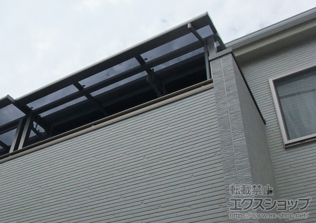 神奈川県茅ヶ崎市のLIXIL リクシル（トステム）のバルコニー・ベランダ屋根 ライザーテラスII F型 屋根タイプ 単体 積雪〜20cm対応 施工例