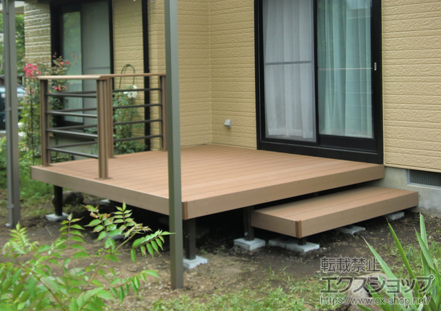 栃木県那須郡那須町のLIXIL リクシル（トステム）のウッドデッキ リコステージII 施工例