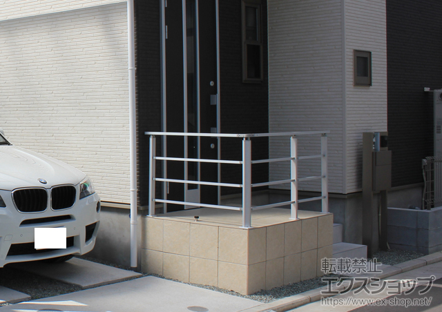 神奈川県横浜市ののフェンス・柵 アーキレール＋横桟×6＋横桟取付部品(角柱用)×9 施工例