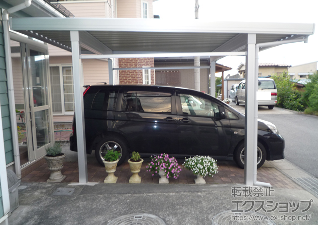 福島県会津若松市のLIXIL リクシル（トステム）のカーポート テリオスポートIII 3000 4本柱 積雪〜100?対応 施工例