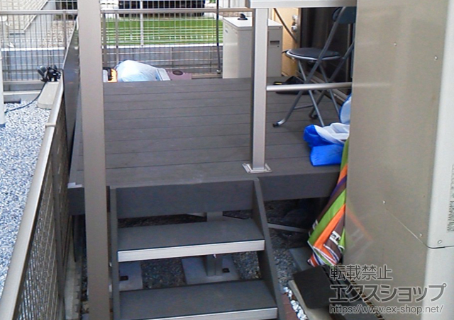 埼玉県草加市ののウッドデッキ リウッドデッキ 200 単体+リウッドステップ5型 Hタイプ（2段） +シンプルモダンデッキフェンス8型＜横格子1本タイプ＞ 施工例