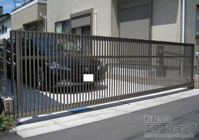 神奈川県座間市ののカーゲート ワイドオーバードアS2型 電動式 施工例