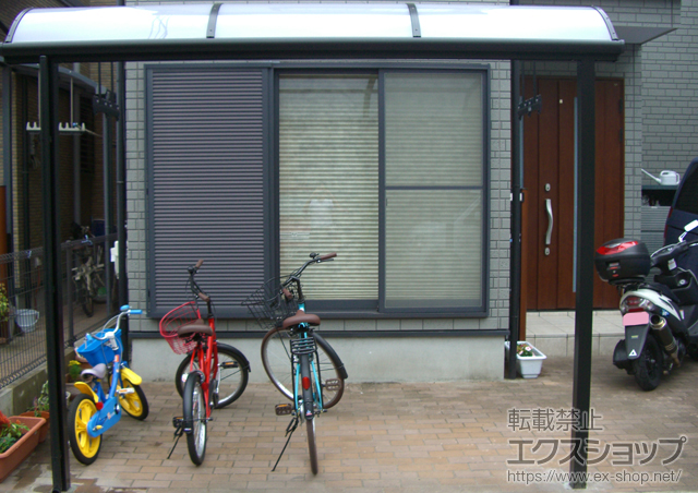 大阪府岸和田市のLIXIL リクシル（トステム）のテラス屋根 ライザーテラスII R型 テラスタイプ 単体 積雪〜20cm対応+ライザーテラスII オプション 施工例