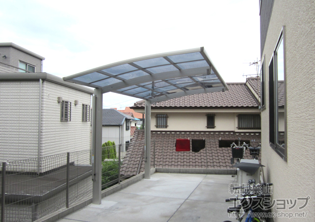 大阪府豊中市ののカーポート プレシオスポート 積雪〜20cm対応+着脱式サポート 2本入 施工例