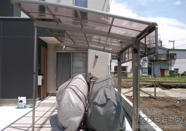 神奈川県横浜市のLIXIL リクシル（トステム）のカーポート カーブポートシグマIII 積雪〜30cm対応+カーブポートシグマIII 着脱式サポート+カーブポートシグマ? サイドパネル 施工例