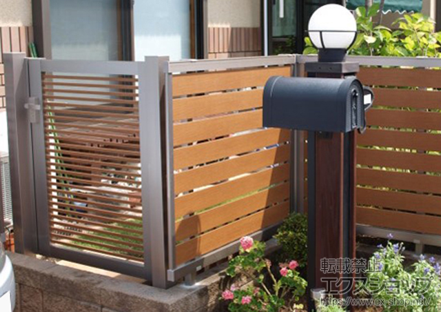 埼玉県新座市のLIXIL リクシル(新日軽)の門扉 セレビュー門扉RP1型 ＜細横格子＞ 片開き 門柱式 施工例